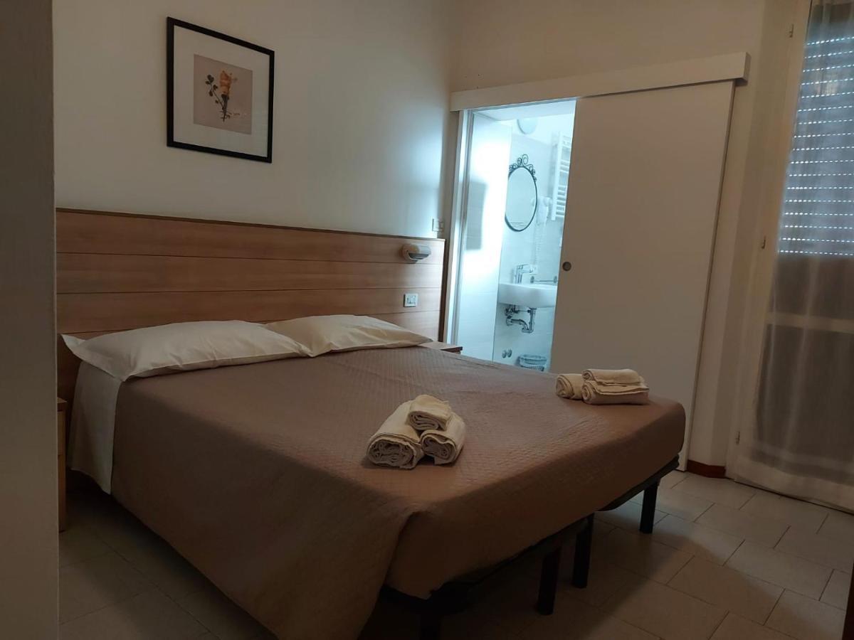 Hotel Brezza Rimini Exterior photo
