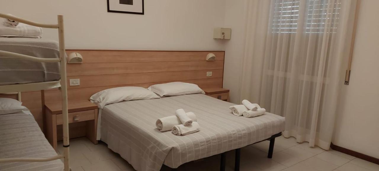 Hotel Brezza Rimini Exterior photo