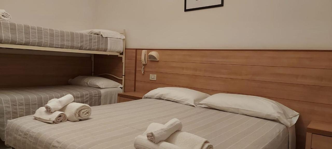 Hotel Brezza Rimini Exterior photo