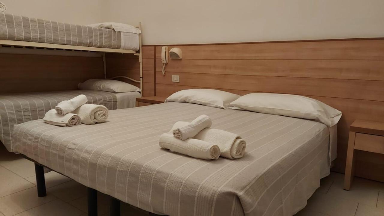 Hotel Brezza Rimini Exterior photo