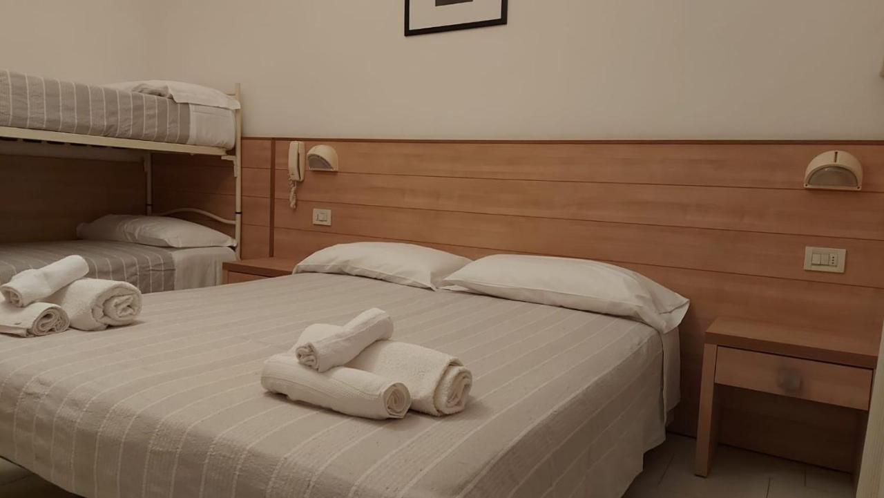 Hotel Brezza Rimini Exterior photo