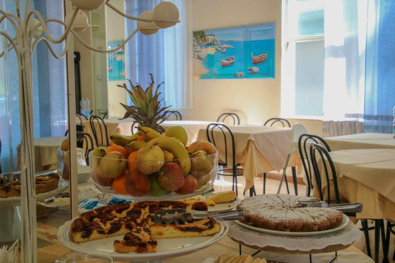 Hotel Brezza Rimini Exterior photo