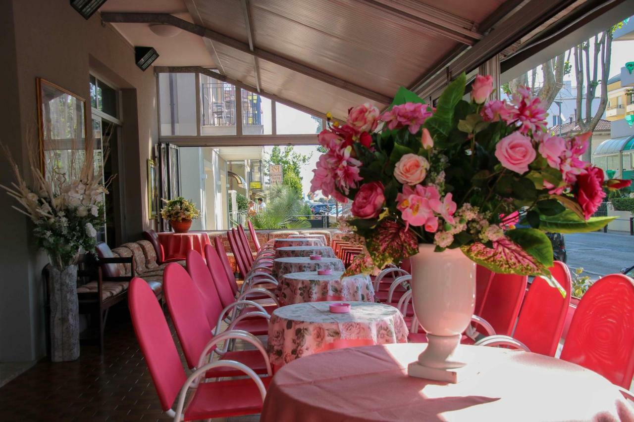 Hotel Brezza Rimini Exterior photo